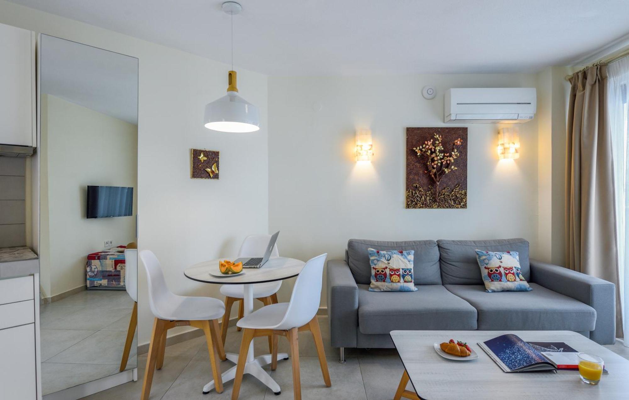 Elpiniki Luxury Apartments ネア・ポティダイア エクステリア 写真