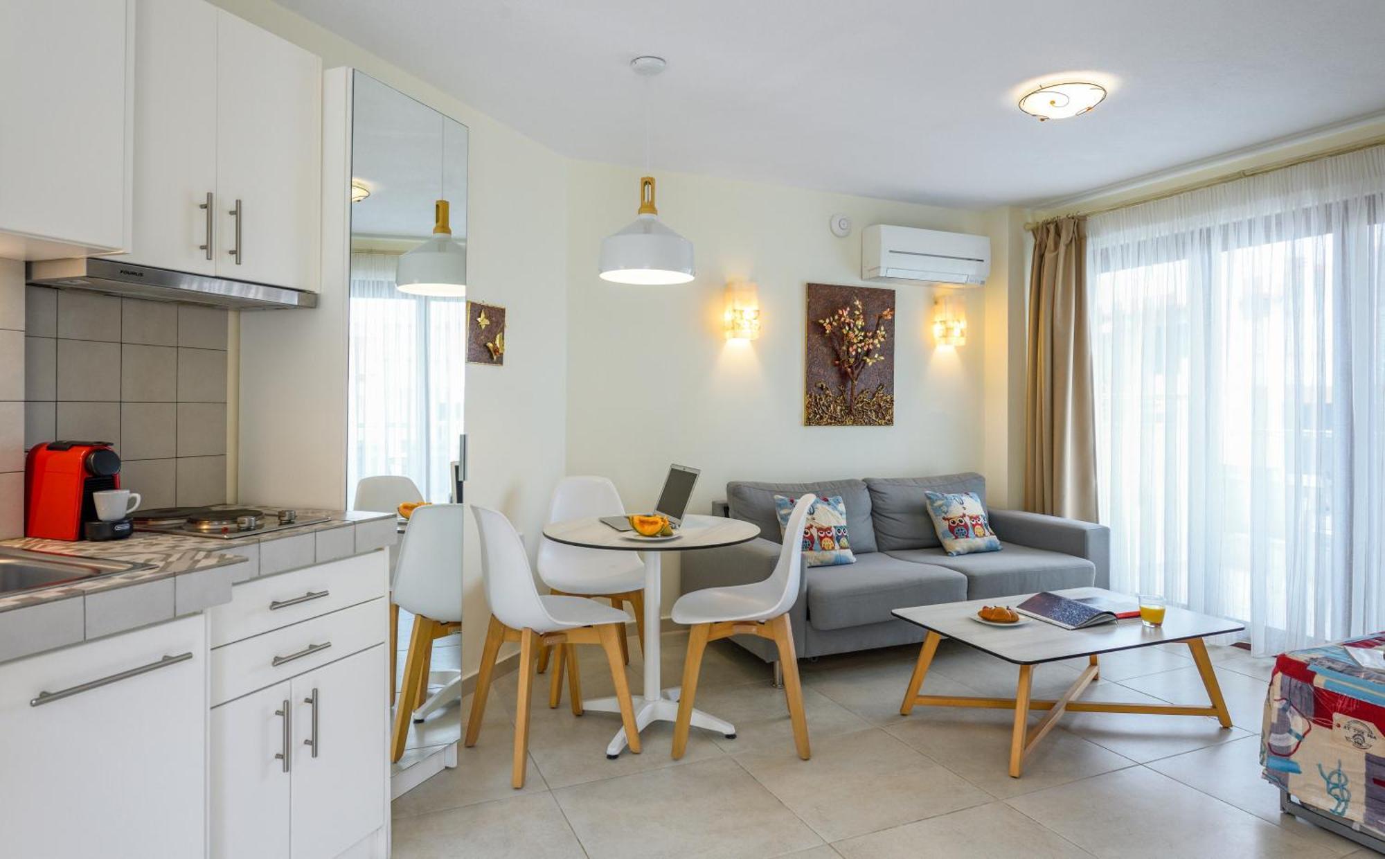 Elpiniki Luxury Apartments ネア・ポティダイア エクステリア 写真
