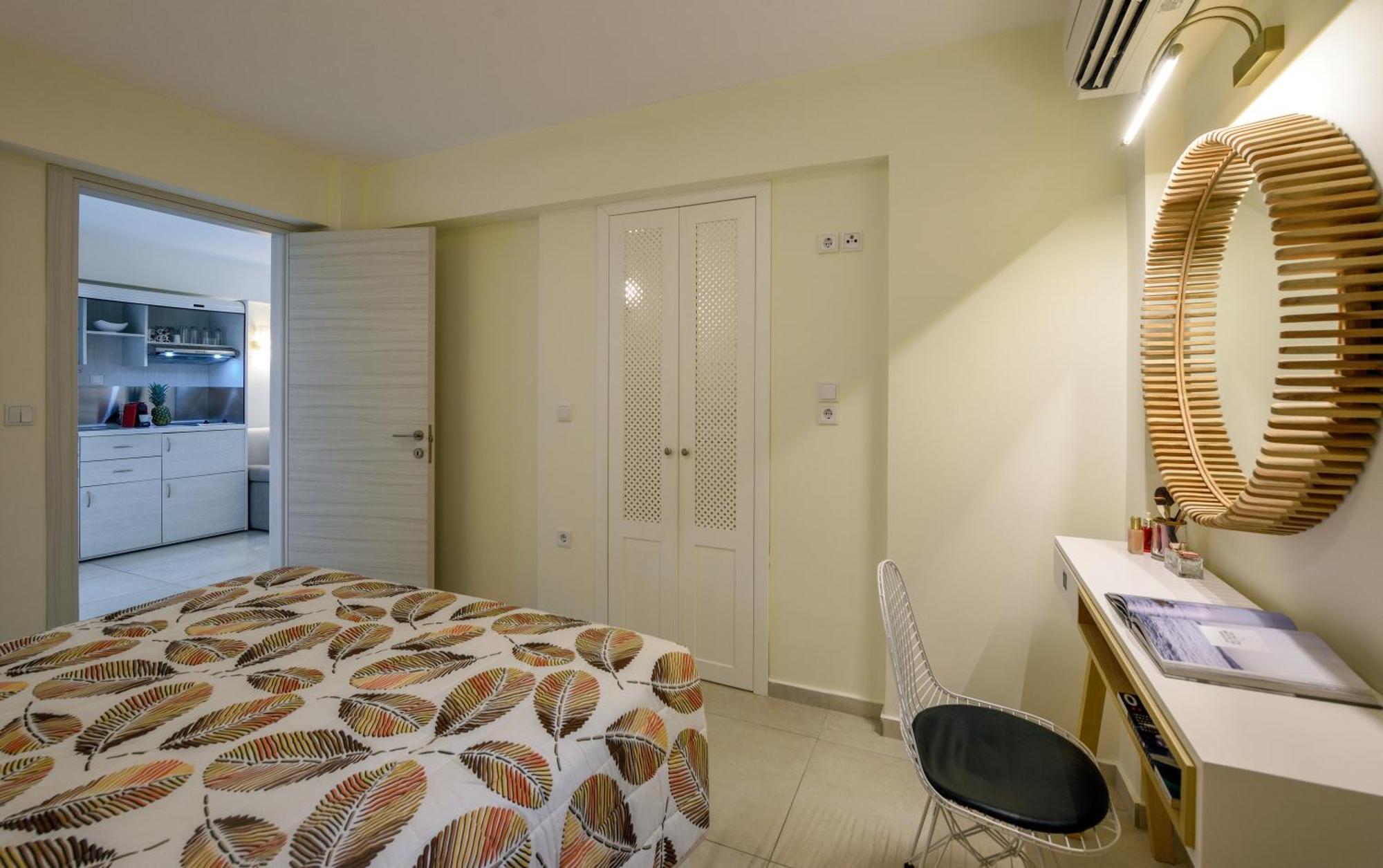 Elpiniki Luxury Apartments ネア・ポティダイア エクステリア 写真
