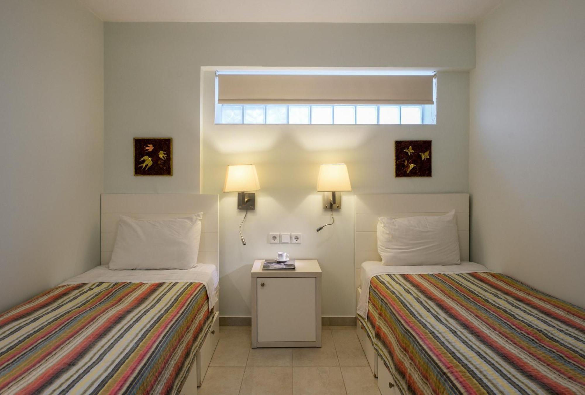 Elpiniki Luxury Apartments ネア・ポティダイア エクステリア 写真