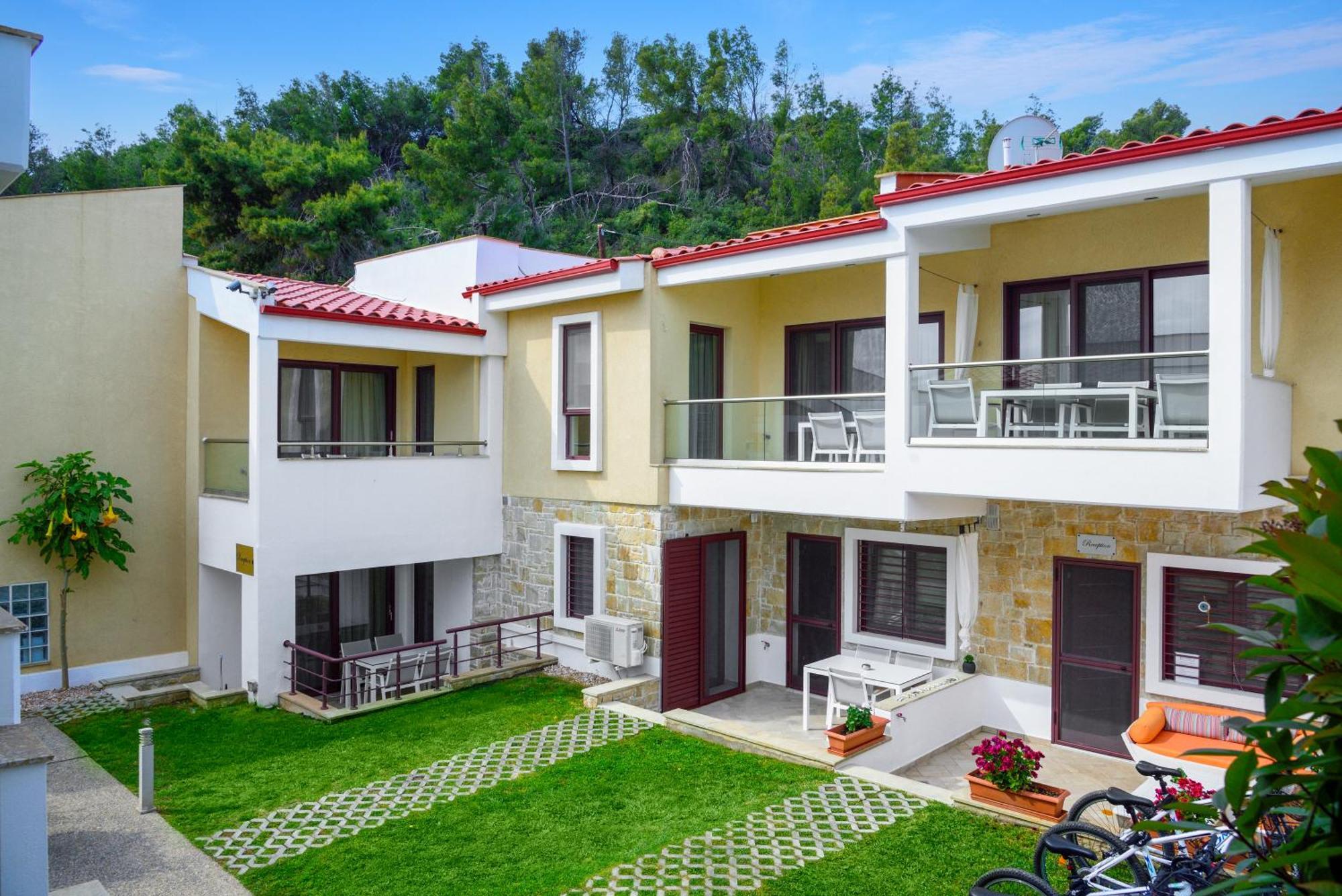 Elpiniki Luxury Apartments ネア・ポティダイア エクステリア 写真