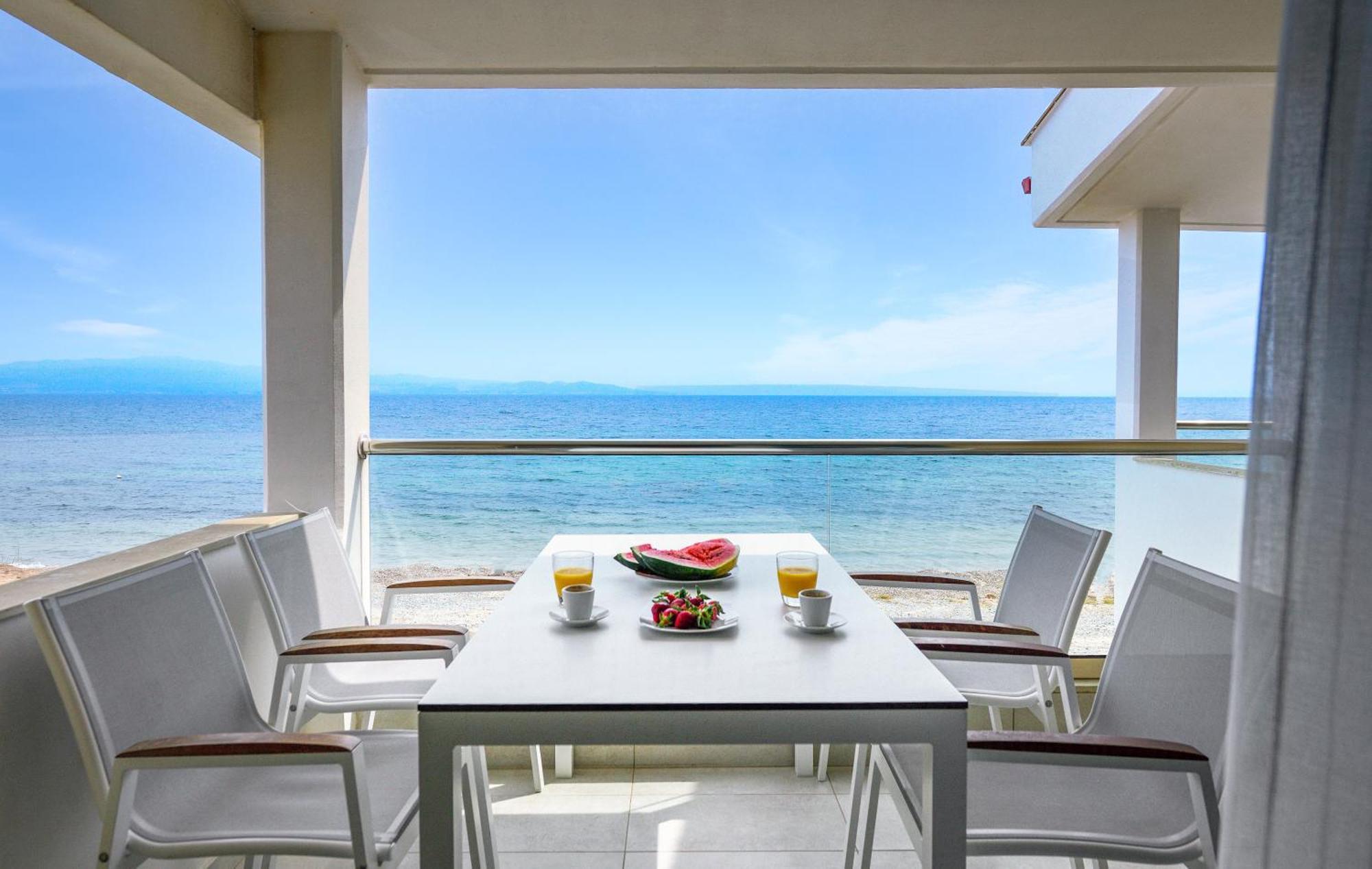 Elpiniki Luxury Apartments ネア・ポティダイア エクステリア 写真