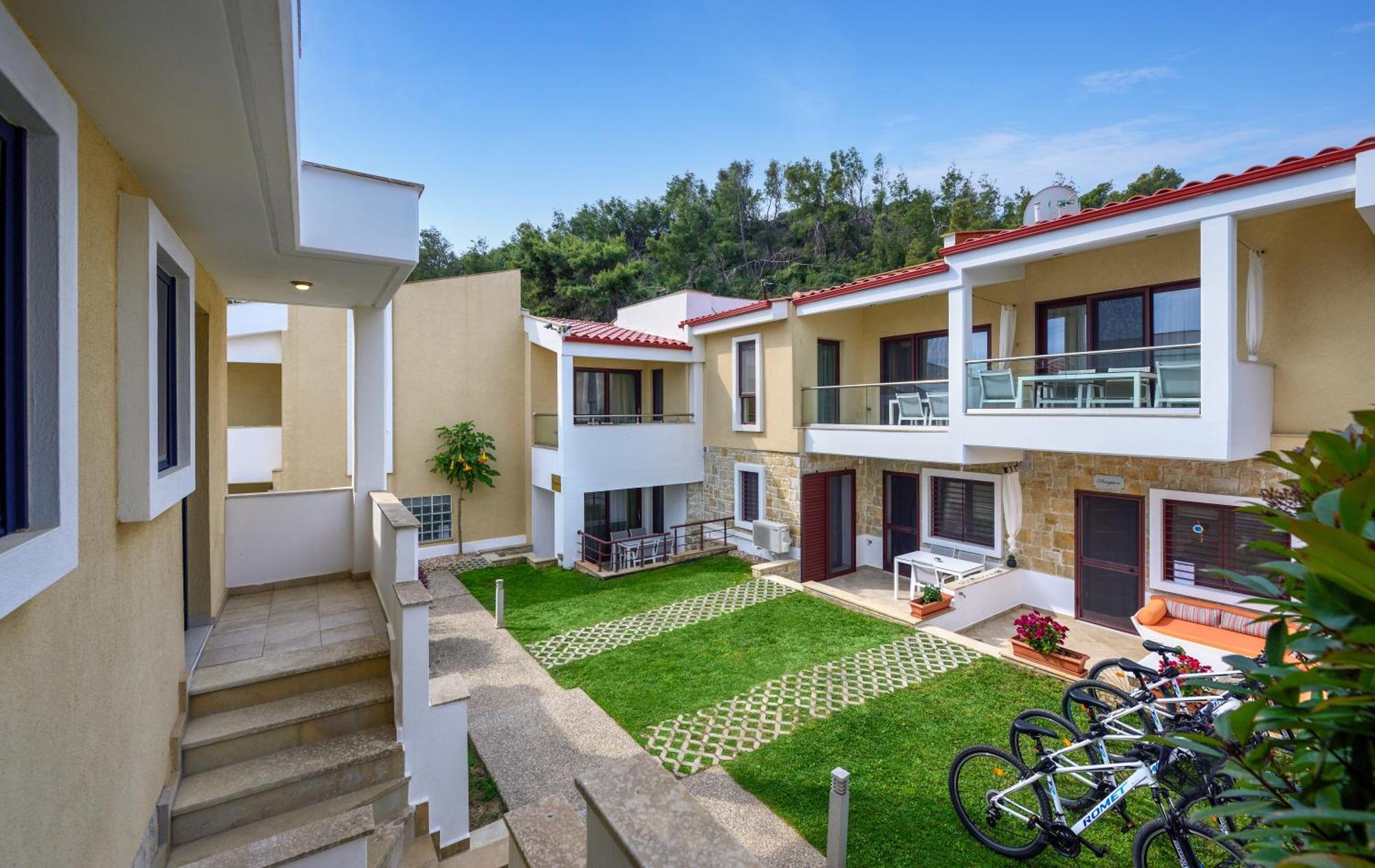 Elpiniki Luxury Apartments ネア・ポティダイア エクステリア 写真